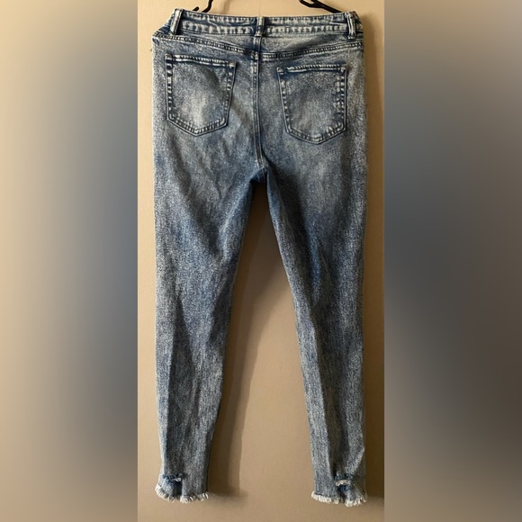 💙TINSLETOWN Washed Out Distressed Skinny Jeans💙 - Picture 3 of 11